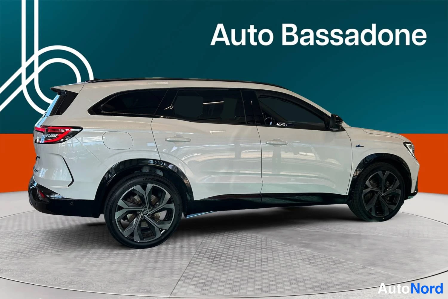 Valkoinen Renault Espace 2024, kuva 14