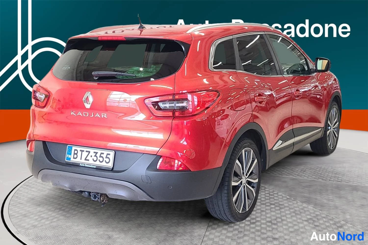 Punainen Renault Kadjar 2016, takaviisto, kuva 7