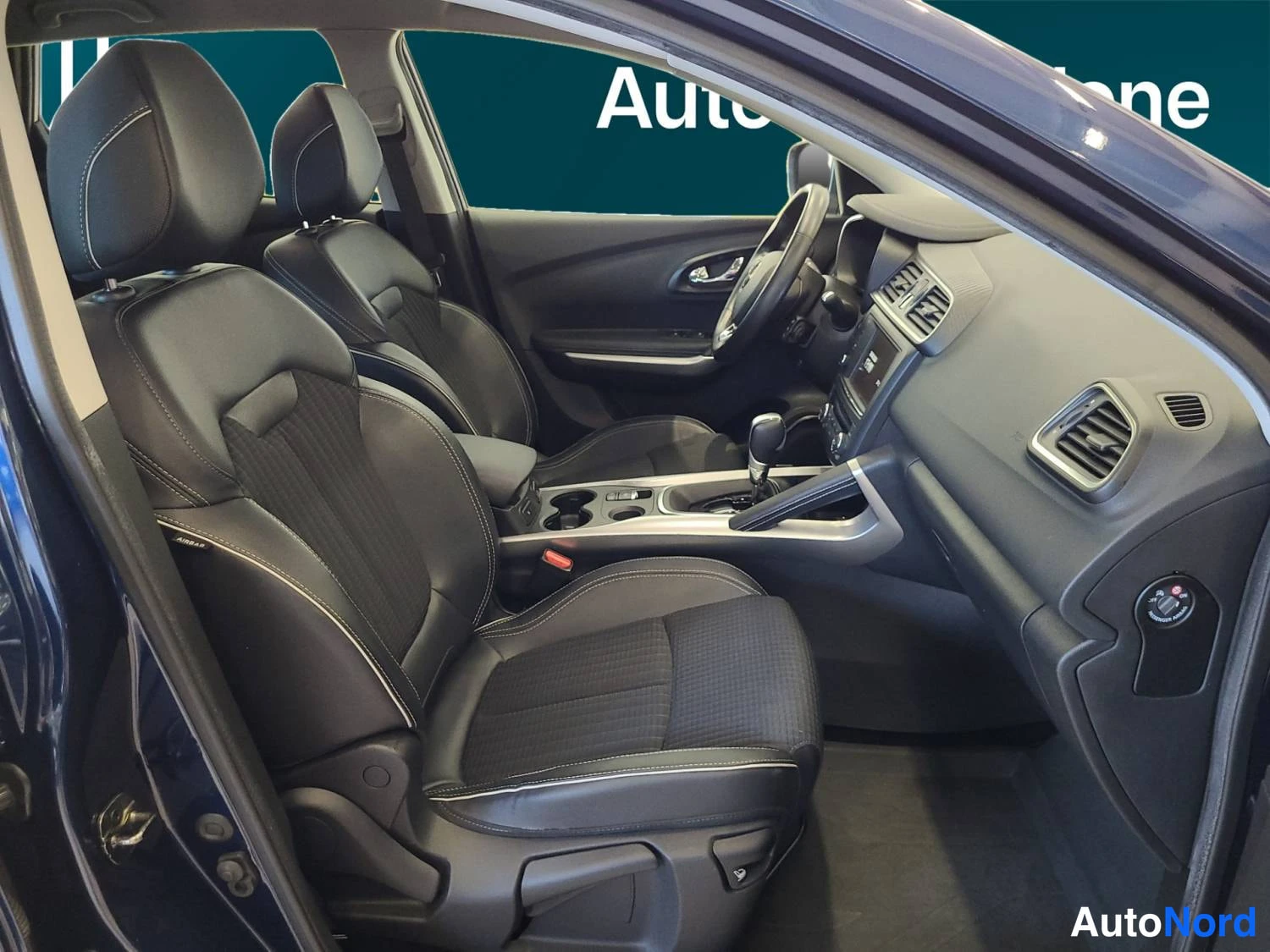 Sininen Renault Kadjar 2017, kuva 13