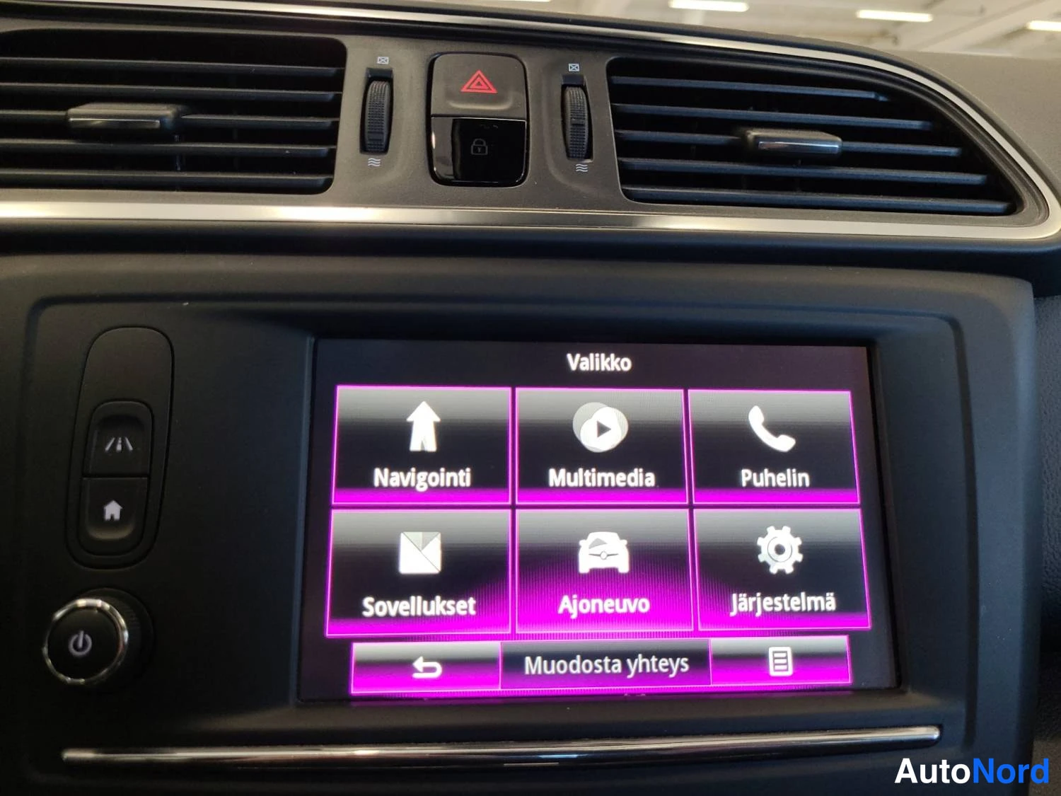 Sininen Renault Kadjar 2017, kuva 14