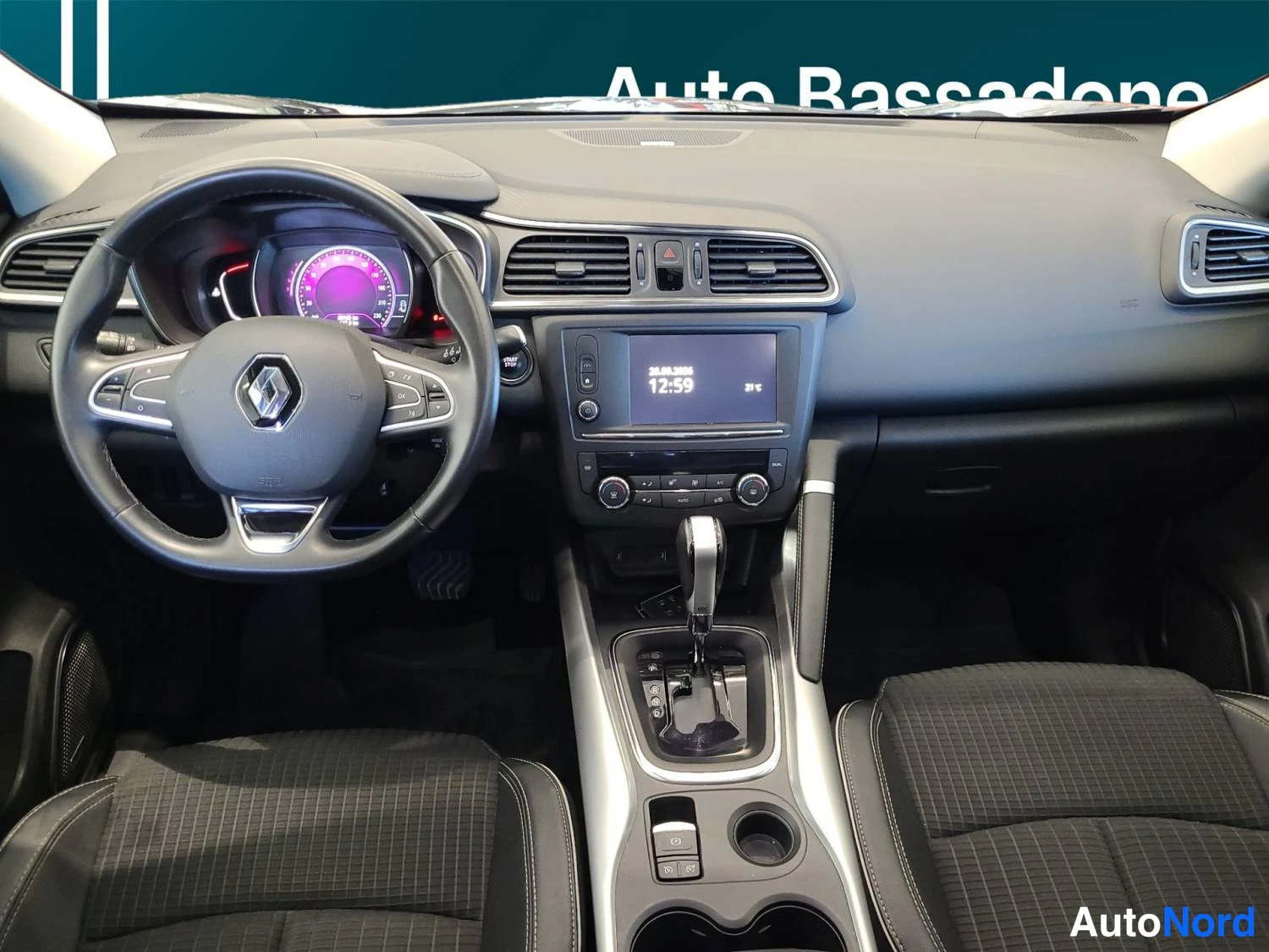 Sininen Renault Kadjar 2017, kuva 8