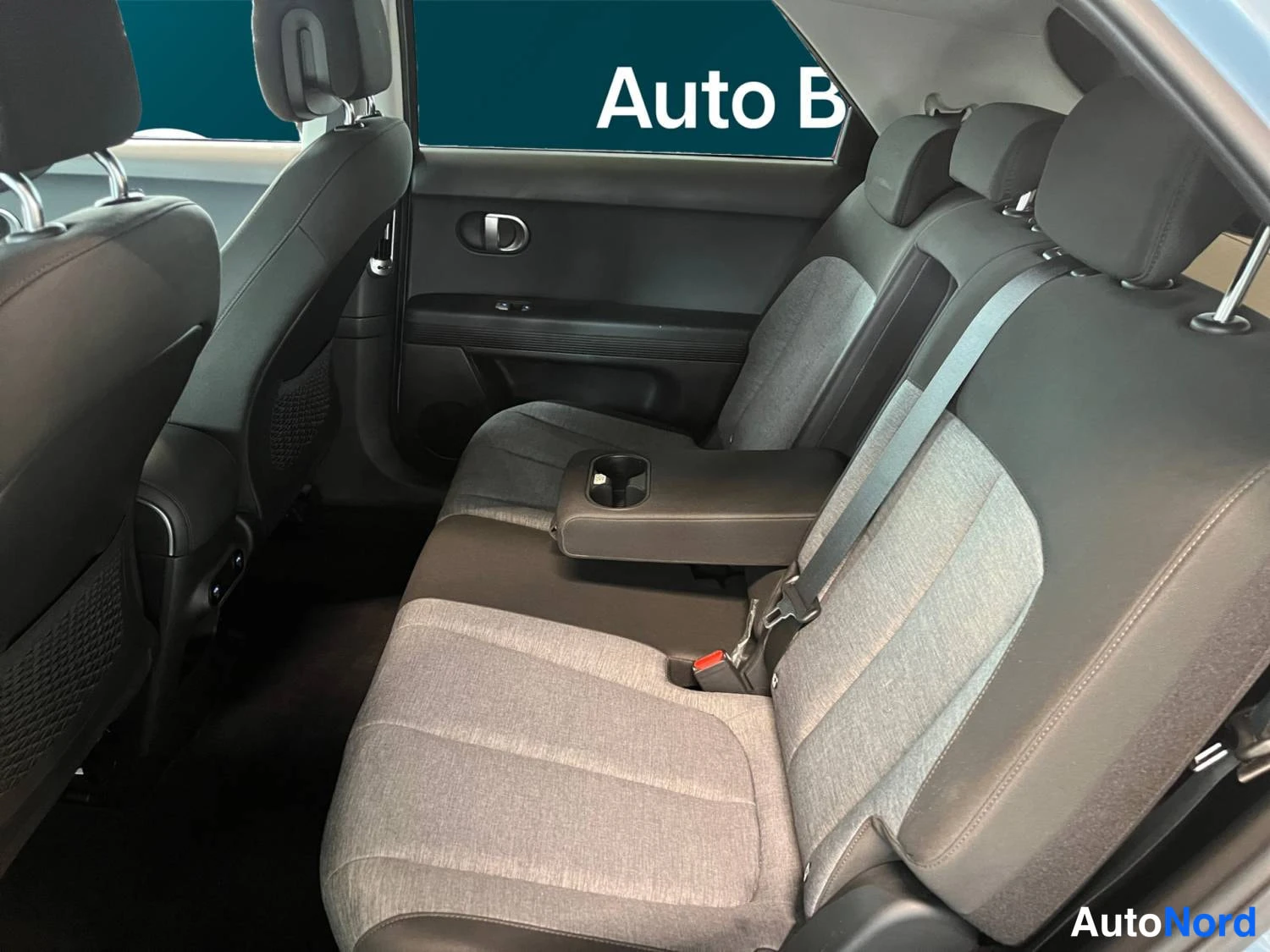 Harmaa Hyundai Ioniq 5 2024, kuva 12