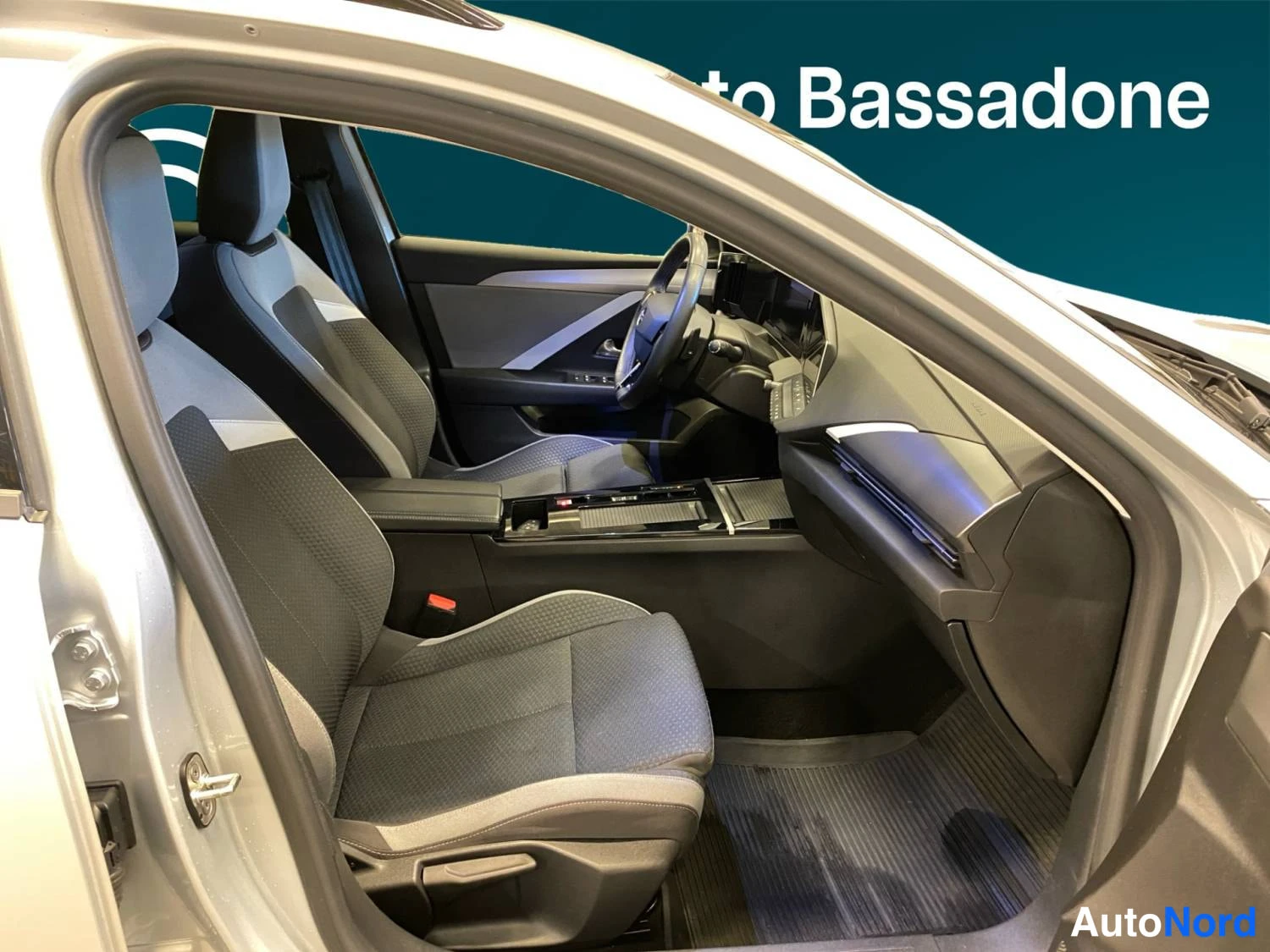 Hopea Opel Astra 2024, kuva 26