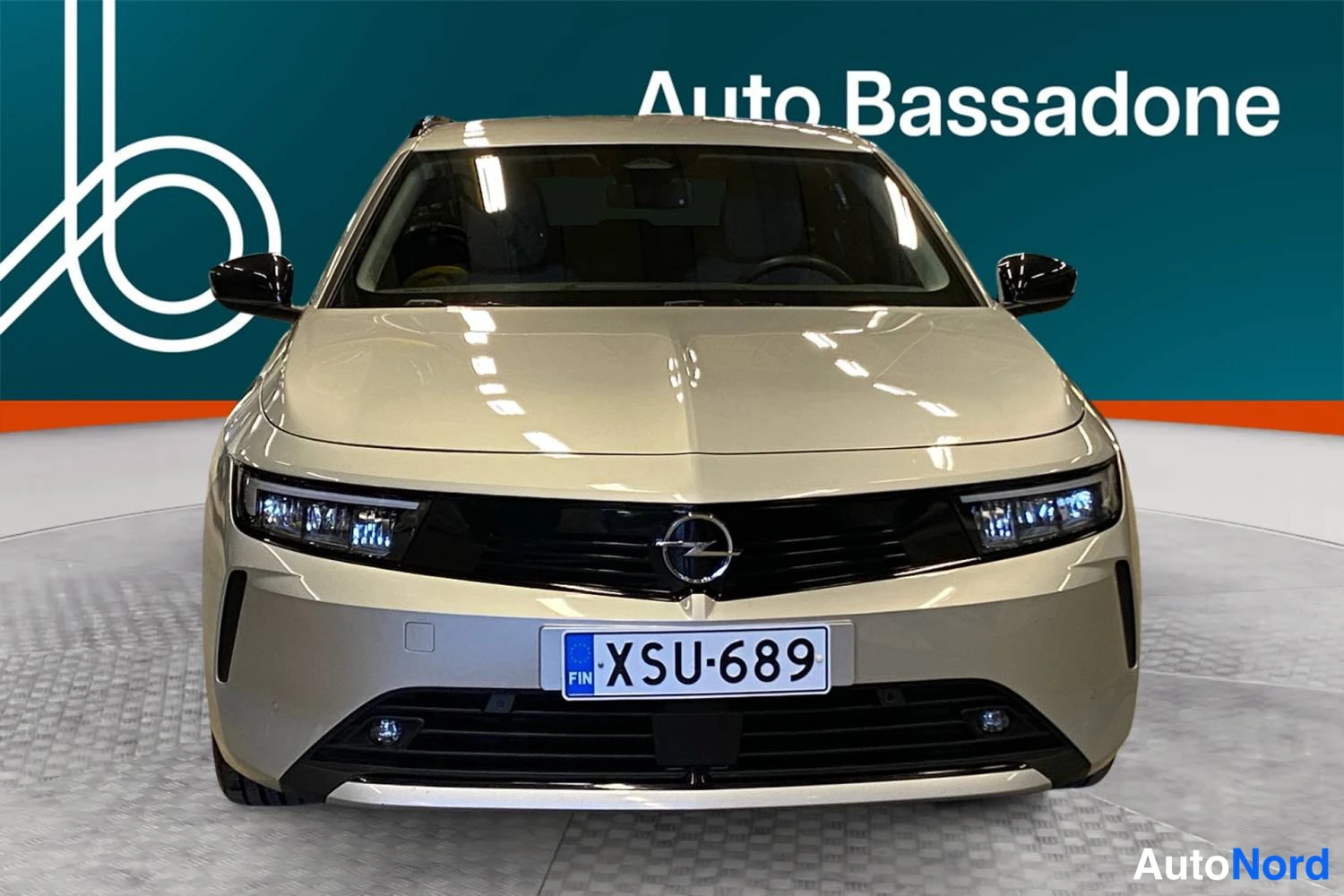 Hopea Opel Astra 2024, edestä, kuva 3