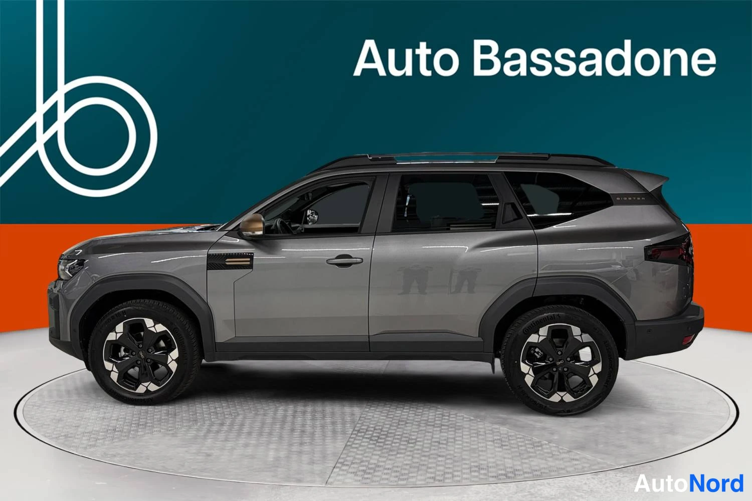 Harmaa Dacia Bigster 2025, sivulta, kuva 5