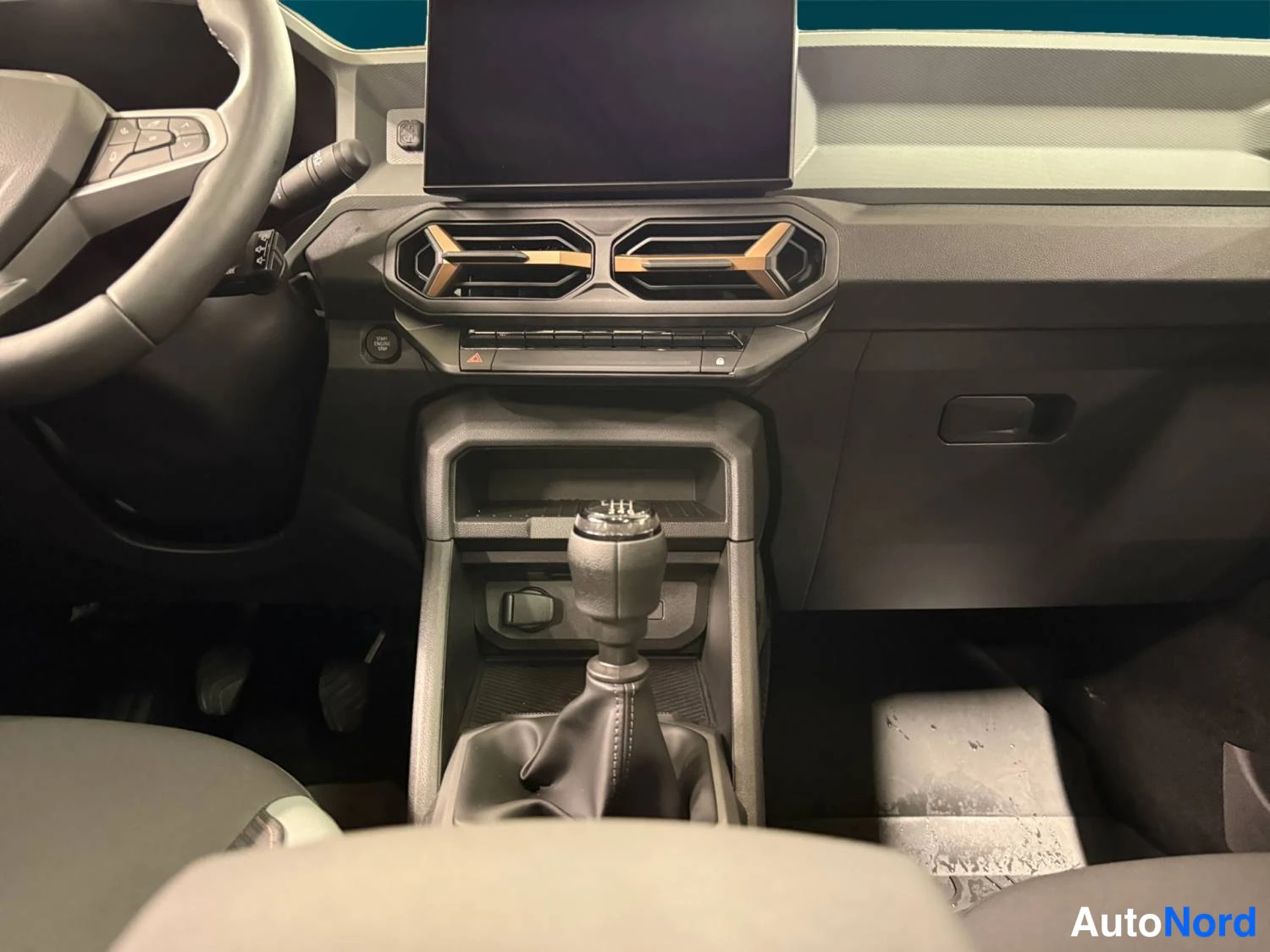 Harmaa Dacia Bigster 2025, kuva 11