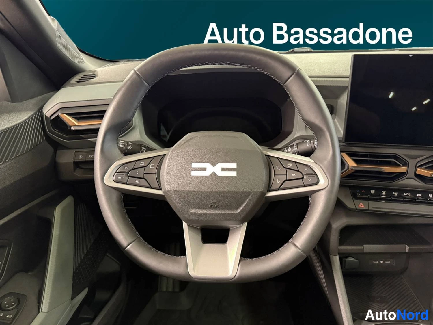 Harmaa Dacia Bigster 2025, kuva 12