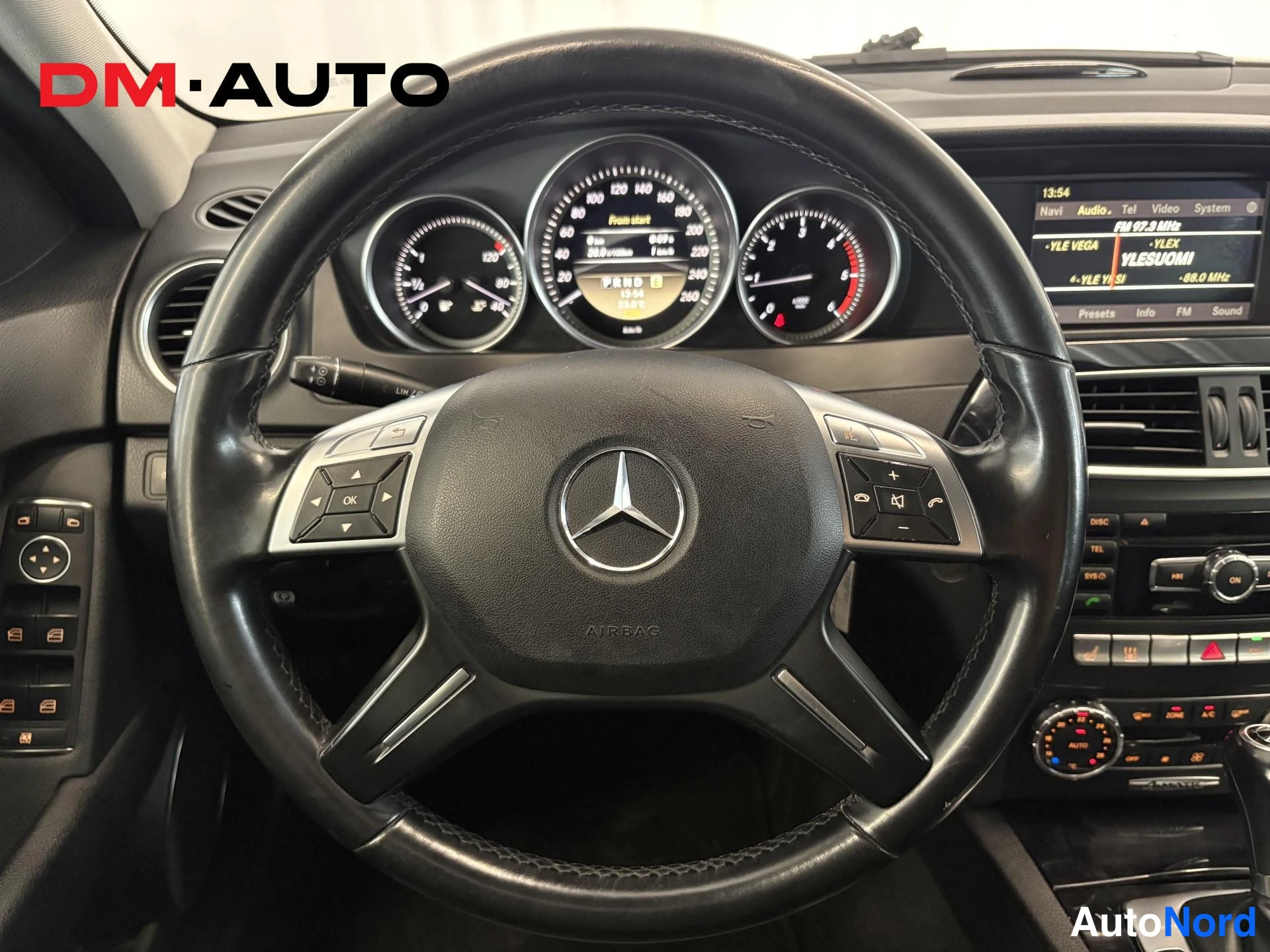 Valkoinen Mercedes-Benz C 250 d 4MATIC 2012, kuva 12
