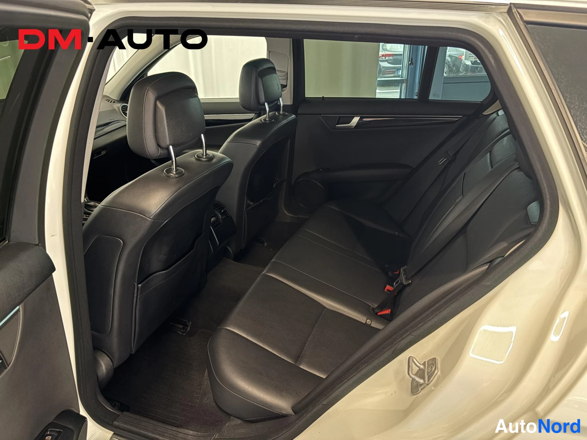 Valkoinen Mercedes-Benz C 250 d 4MATIC 2012, kuva 21
