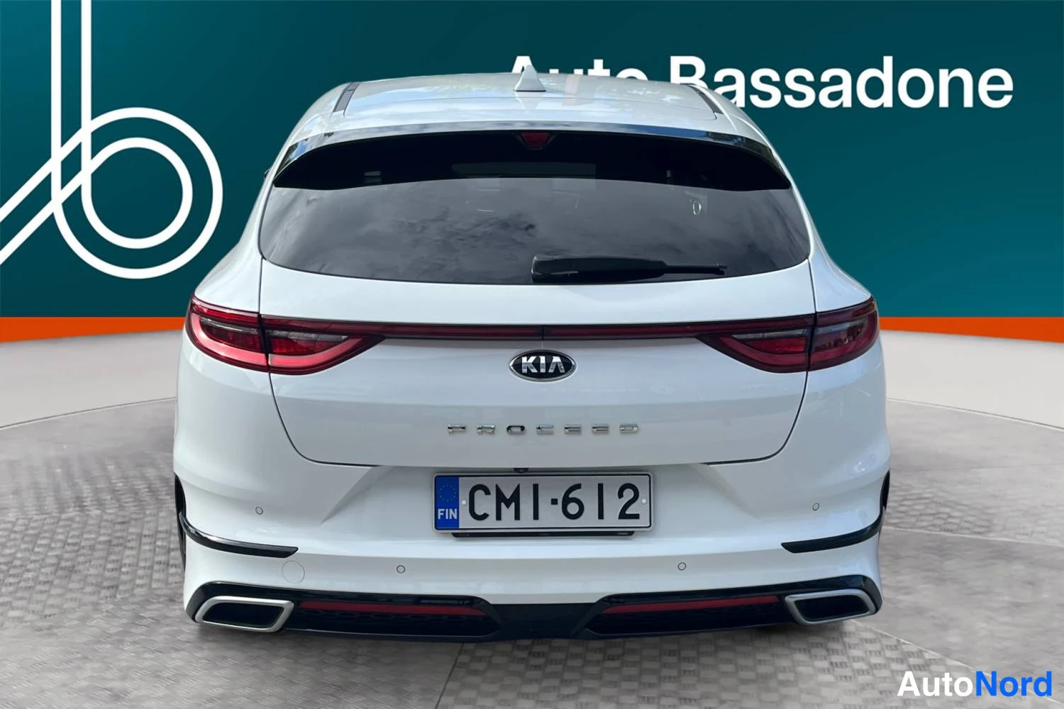Valkoinen Kia Proceed 2020, takaa, kuva 8
