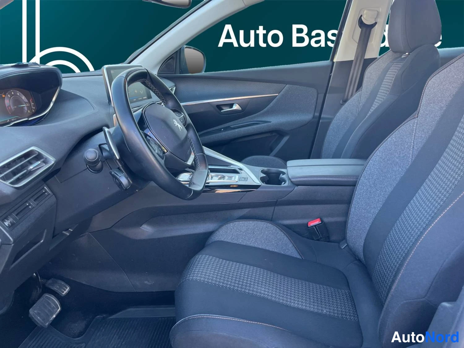Musta Peugeot 3008 2019, kuva 10