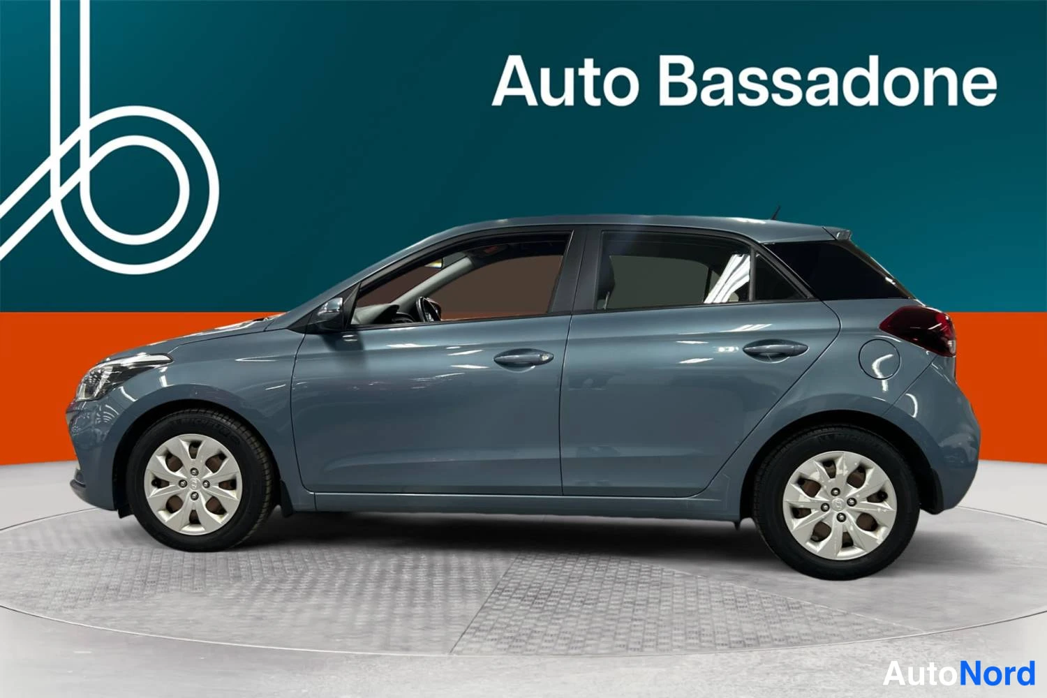 Harmaa Hyundai I20 2019, sivulta, kuva 4