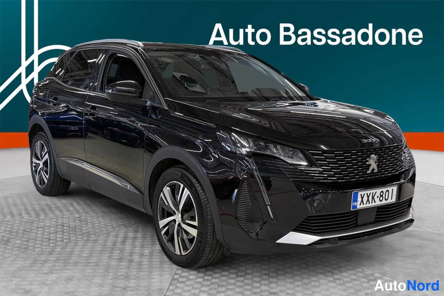 Musta Peugeot 3008 2021, etuviisto, keula oikealle, kuva 2