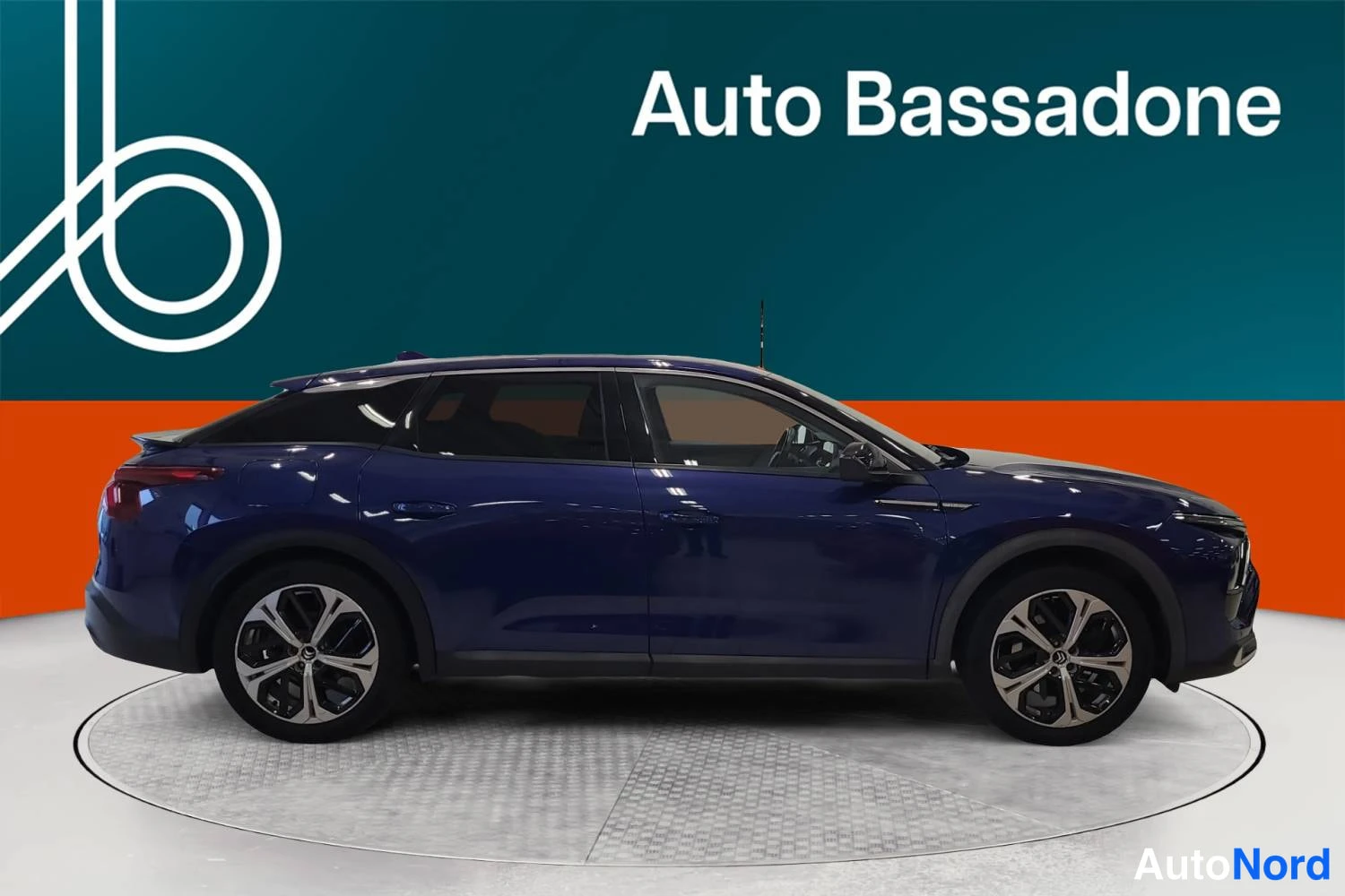 Sininen Citroen C5 x 2022, sivulta, kuva 5
