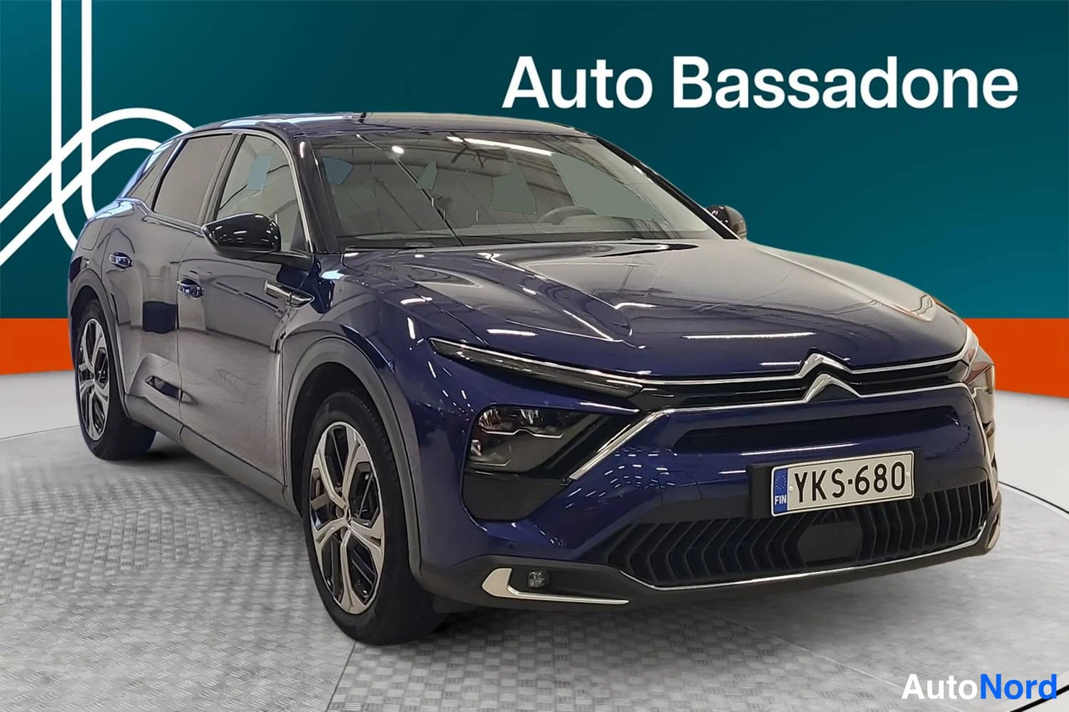 Sininen Citroen C5 x 2022, etuviisto, keula oikealle, kuva 2