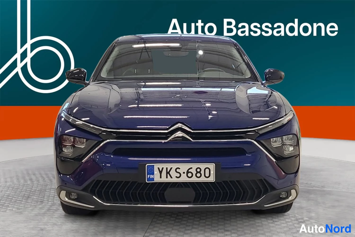 Sininen Citroen C5 x 2022, edestä, kuva 3