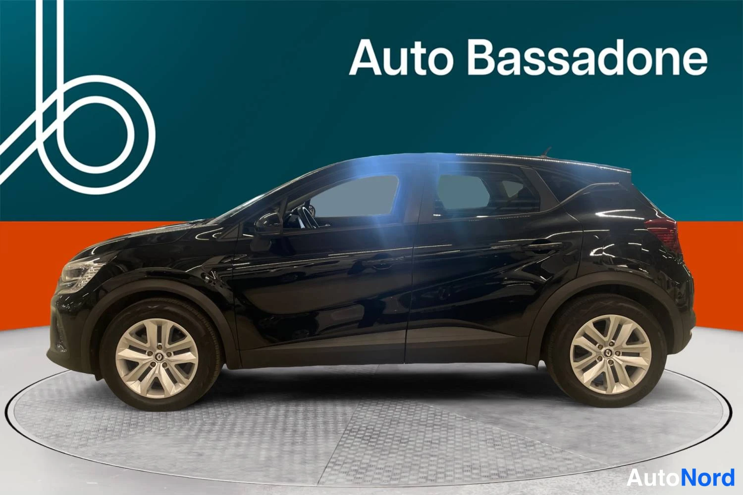 Musta Renault Captur E-TECH Plug-in hybrid 2022, sivulta, kuva 3