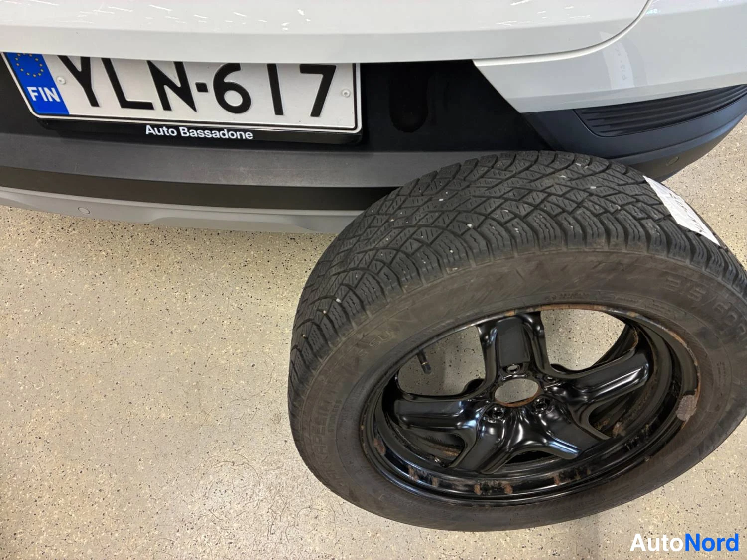 Valkoinen Renault Captur E-TECH Plug-in hybrid 2022, kuva 18