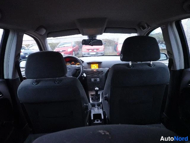 Vihreä Opel Astra 2004, kuva 20