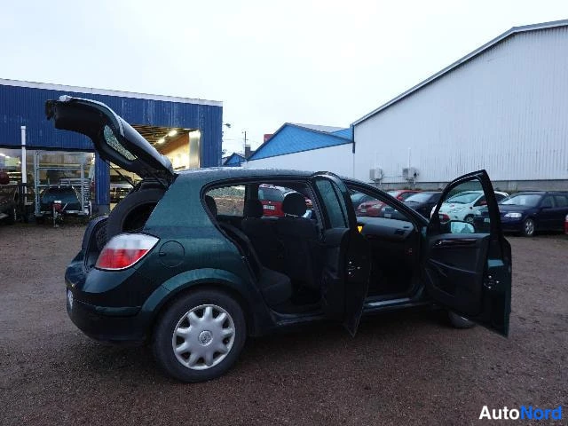 Vihreä Opel Astra 2004, takaviisto, kuva 15