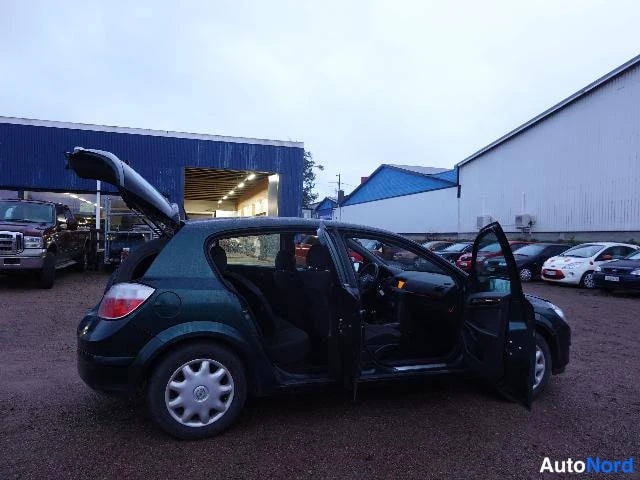 Vihreä Opel Astra 2004, takaviisto, kuva 16