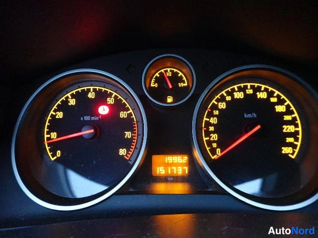 Vihreä Opel Astra 2004, yksityiskohta, kuva 28