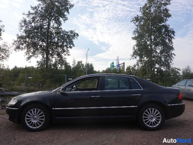 Musta Volkswagen Phaeton 2007, sivulta, kuva 6