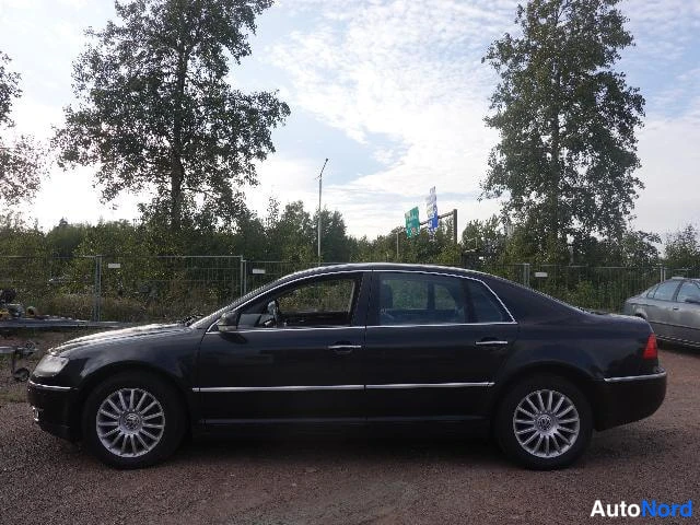 Musta Volkswagen Phaeton 2007, sivulta, kuva 7