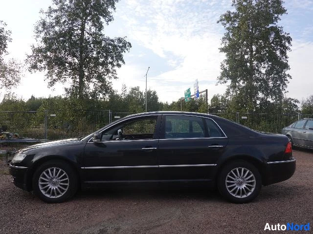 Musta Volkswagen Phaeton 2007, sivulta, kuva 10