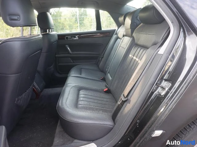Musta Volkswagen Phaeton 2007, kuva 17