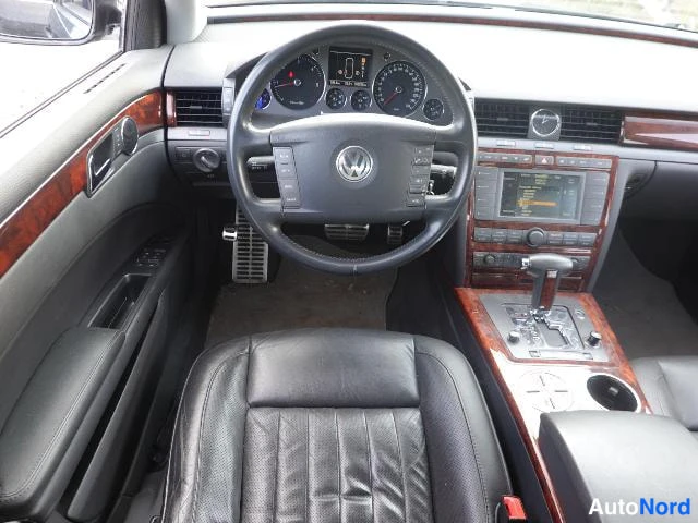 Musta Volkswagen Phaeton 2007, kuva 19