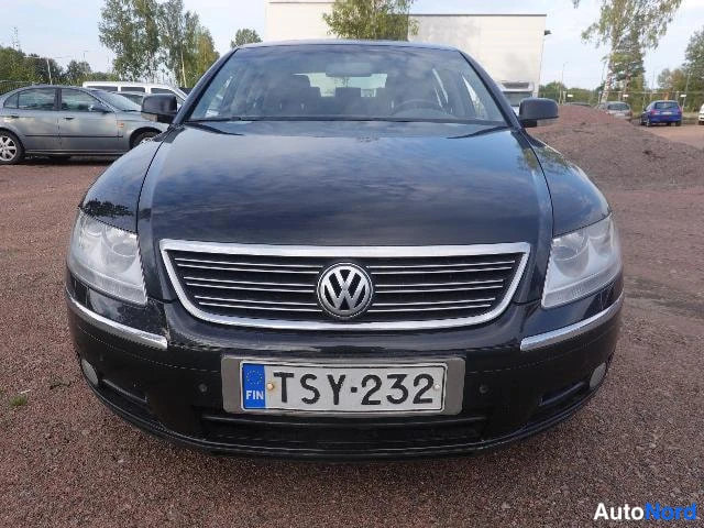 Musta Volkswagen Phaeton 2007, edestä, kuva 5