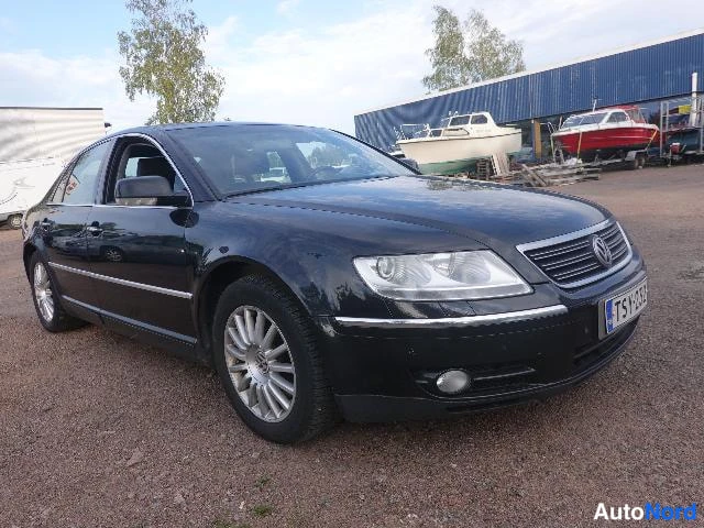 Musta Volkswagen Phaeton 2007, etuviisto, keula oikealle, kuva 3