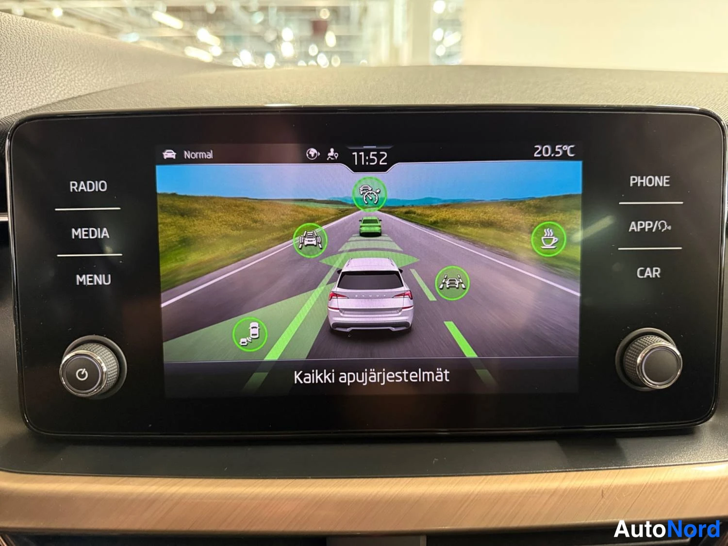 Punainen Skoda Kamiq 2020, kuva 26