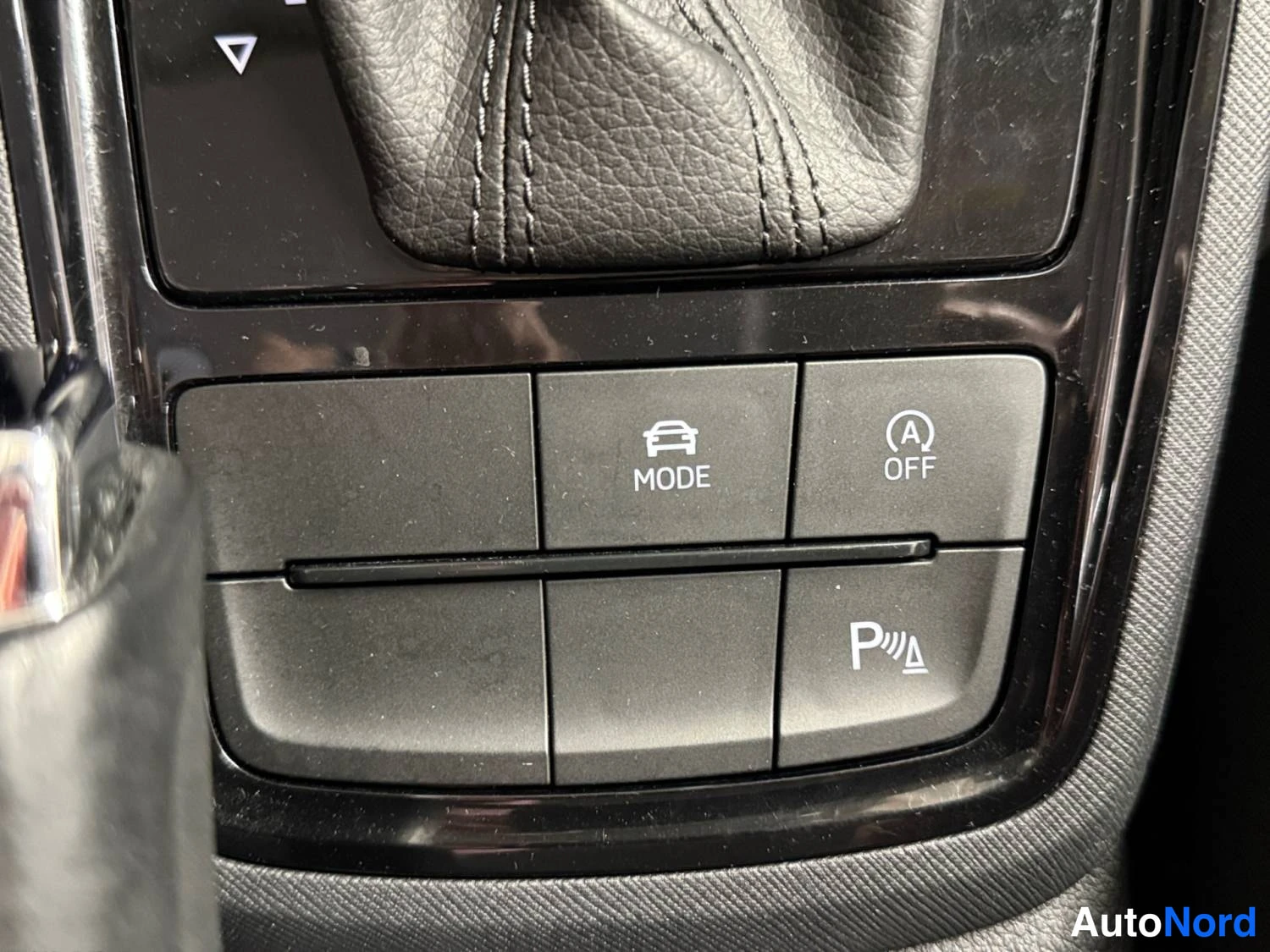 Punainen Skoda Kamiq 2020, kuva 27