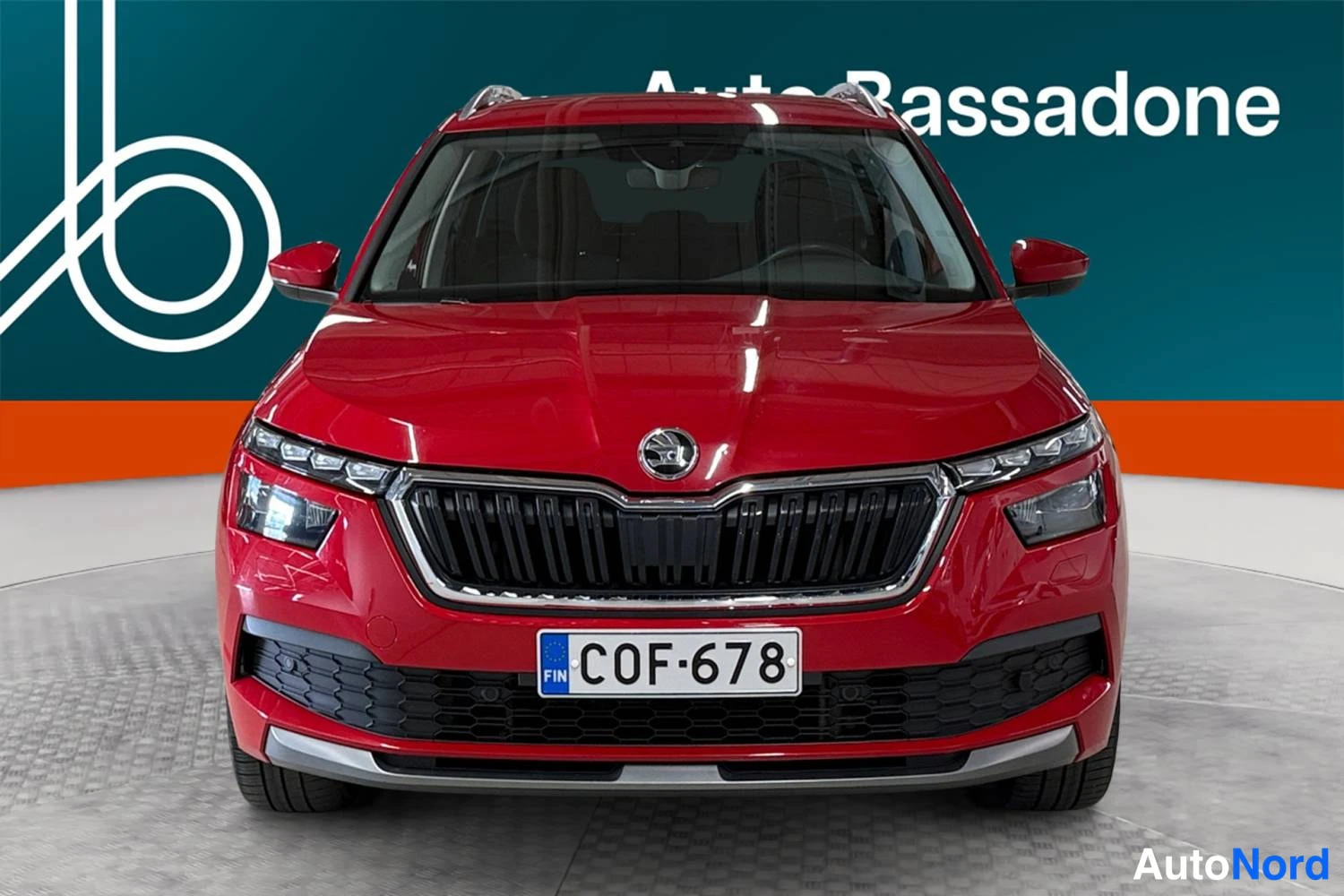 Punainen Skoda Kamiq 2020, edestä, kuva 3