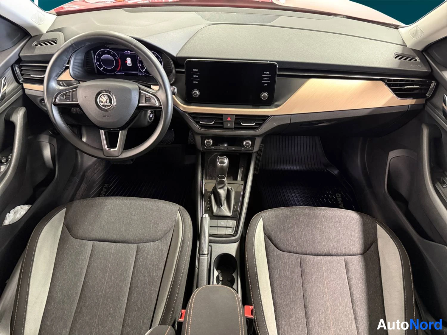 Punainen Skoda Kamiq 2020, kuva 10