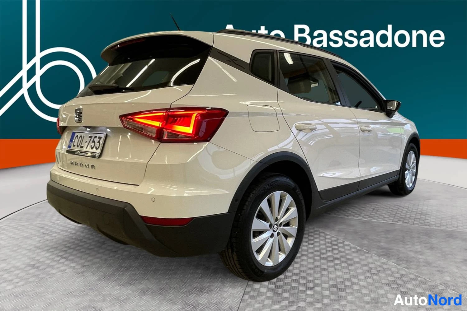 Valkoinen Seat Arona 2020, takaviisto, kuva 8