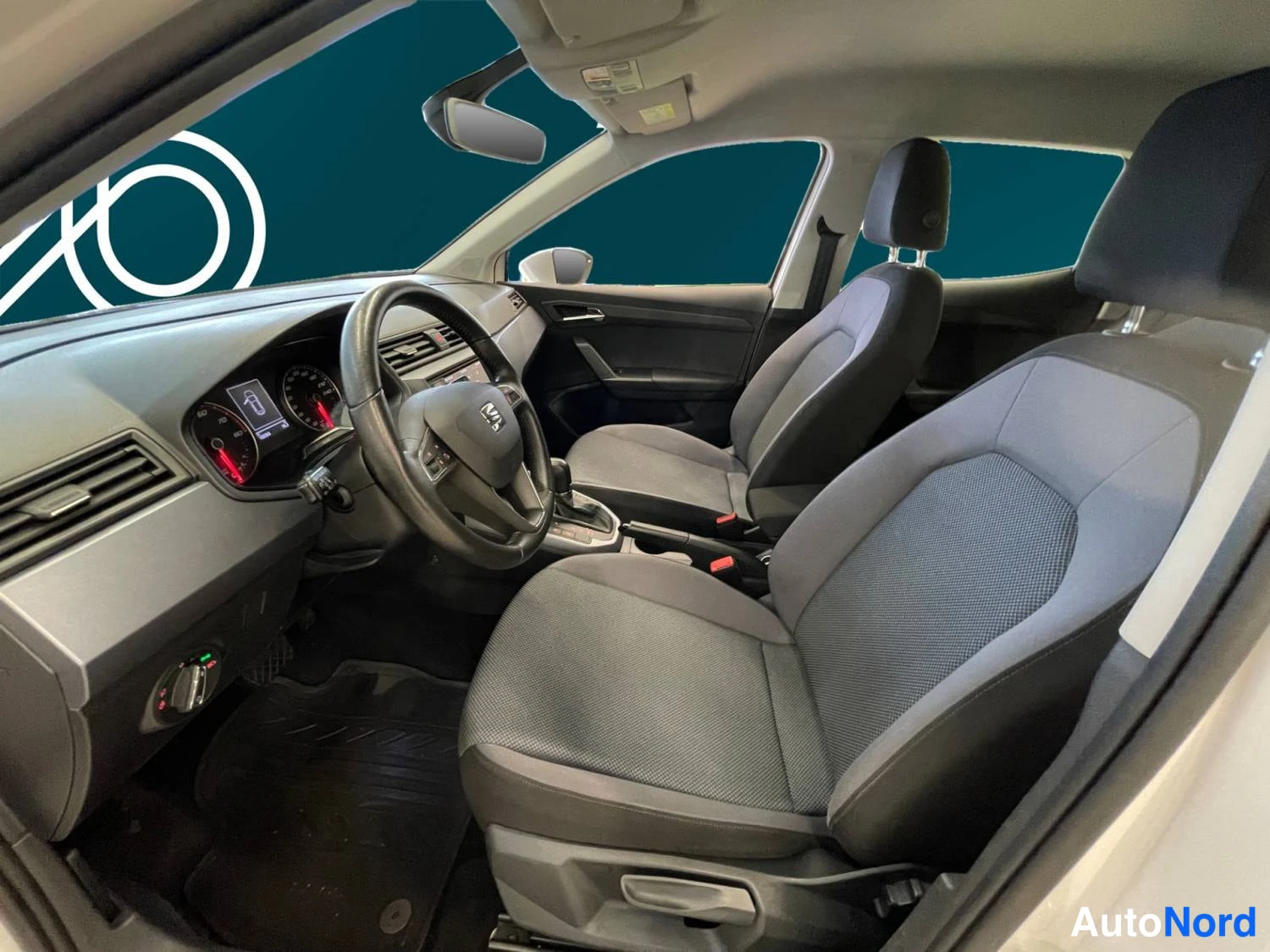 Valkoinen Seat Arona 2020, kuva 10