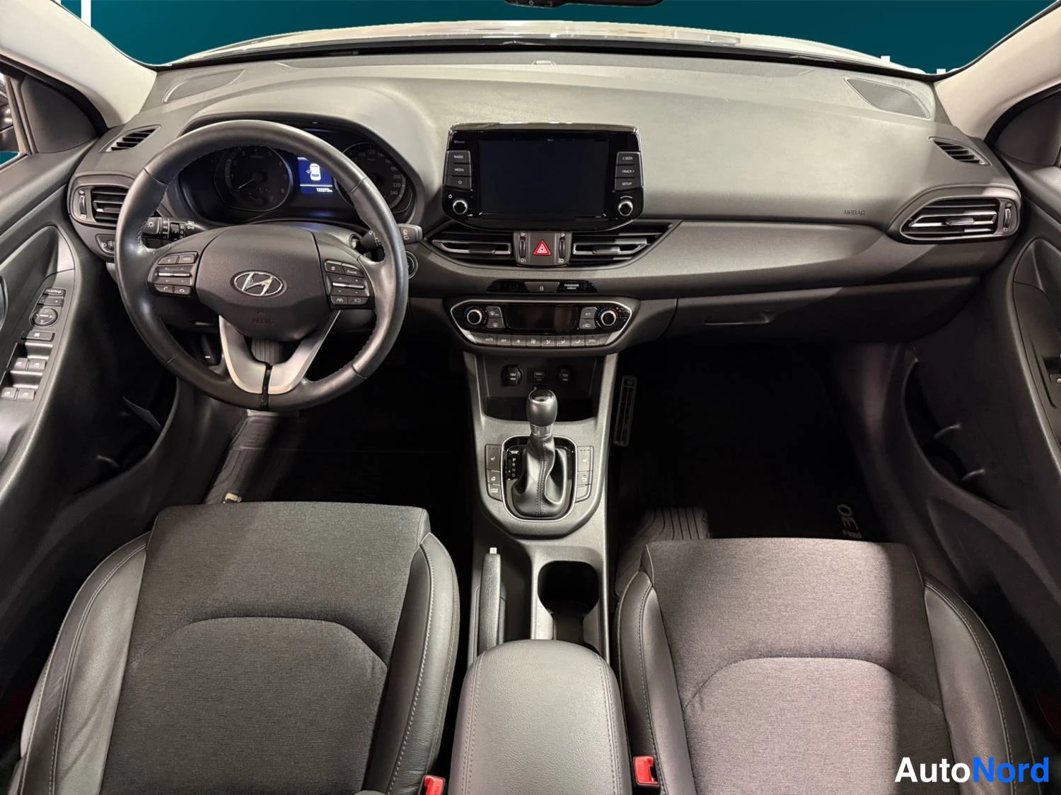 Harmaa Hyundai I30 2022, yksityiskohta, kuva 10