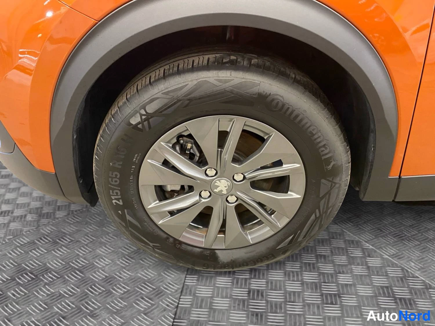 Oranssi Peugeot E-2008 2023, kuva 14
