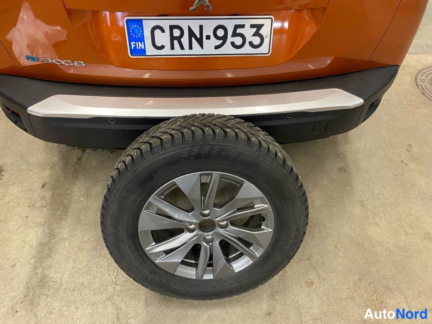 Oranssi Peugeot E-2008 2023, takaa, kuva 10