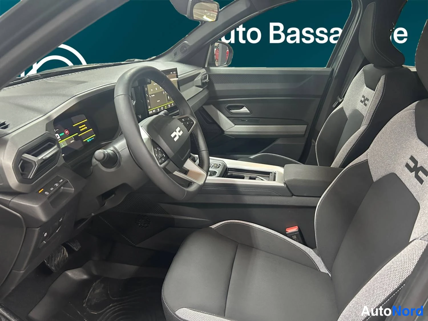Vihreä Dacia Bigster 2026, kuva 18
