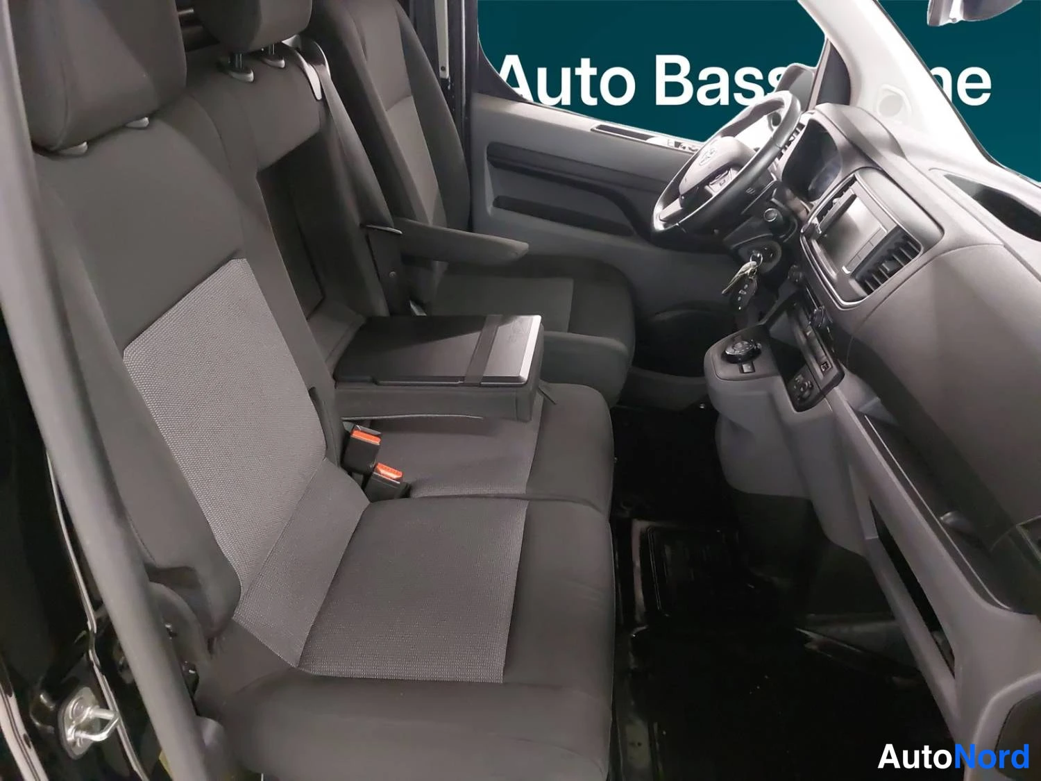 Musta Toyota Proace 2022, kuva 14