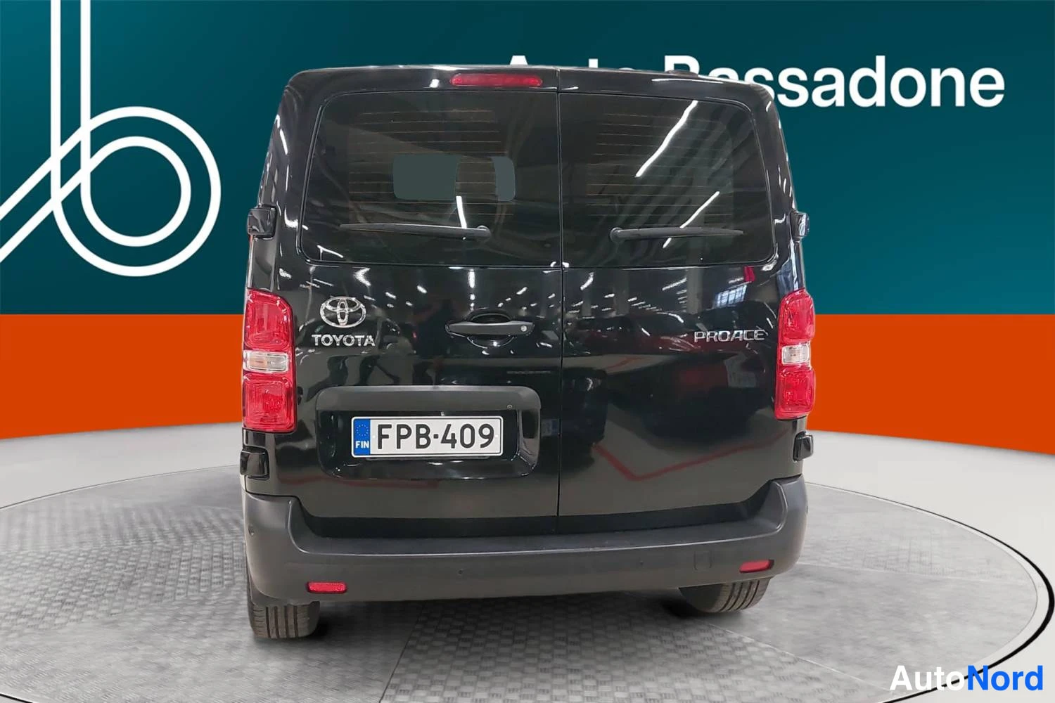 Musta Toyota Proace 2022, takaa, kuva 7