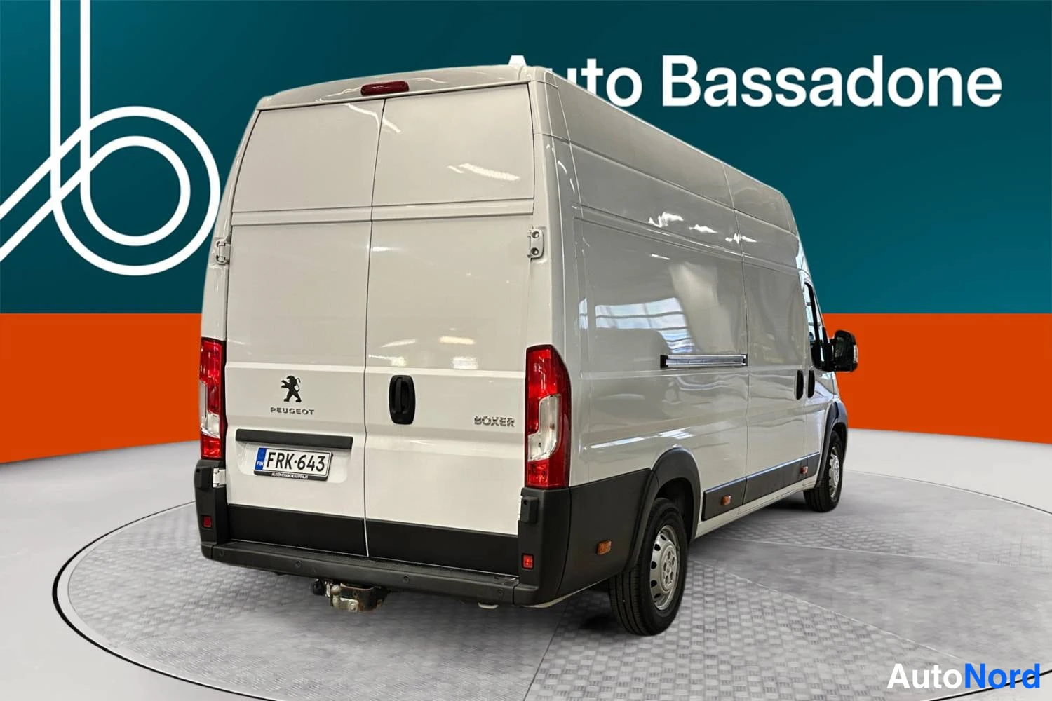 Valkoinen Peugeot Boxer 2023, takaviisto, kuva 8