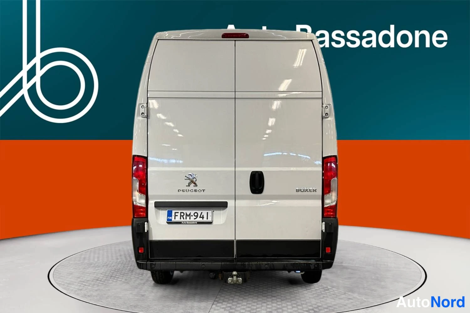 Valkoinen Peugeot Boxer 2023, takaa, kuva 10