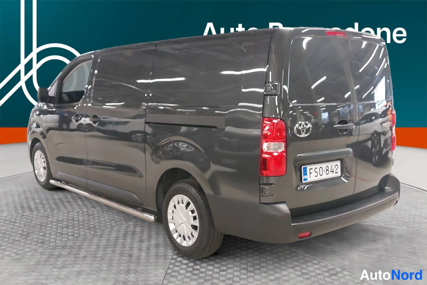 Harmaa Toyota Proace 2025, takaviisto, kuva 7