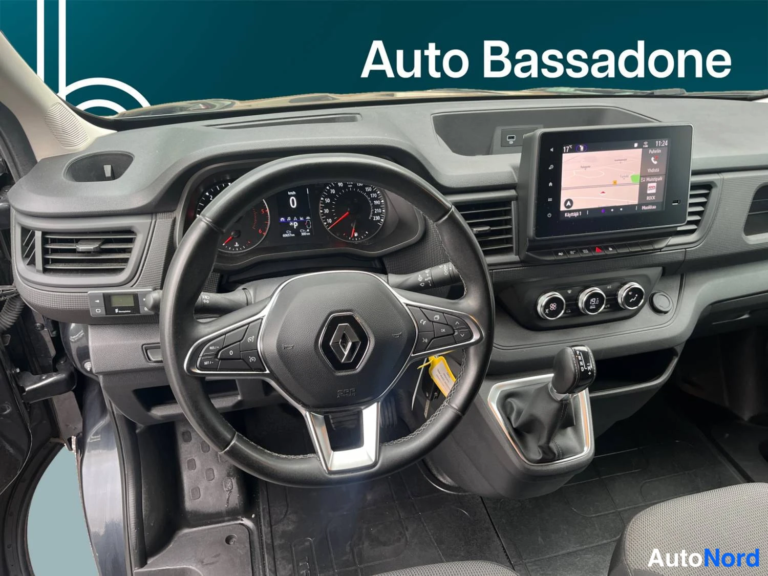 Harmaa Renault Trafic 2023, kuva 14