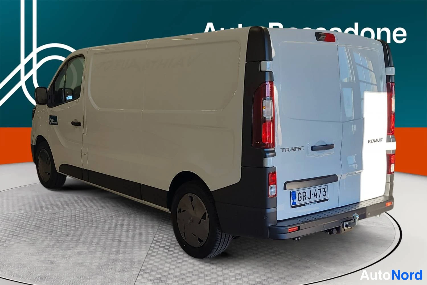 Valkoinen Renault Trafic 2026, takaviisto, kuva 5